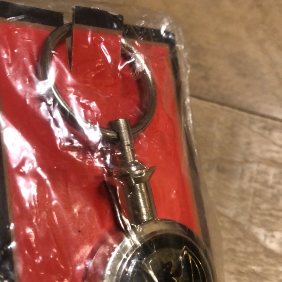 🖤❤️🦇 Bacardi Bat Trademark Rum Key Chain 🦇 Car Keys 🔑 NWT ❤️🖤 - Picture 7 of 8